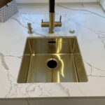 Столешница из кварцевого агломерата, остров, фартук для кухни изготовлено в правила камня