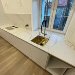 Столешница из кварцевого агломерата, остров, фартук для кухни изготовлено в правила камня