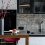 Столешница из кварцевого агломерата и мойка на кухню изготовлено в правила камня