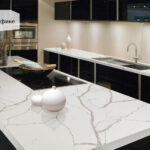 Avant Quartz 7400 Калакатта Дофинe изготовлено в правила камня