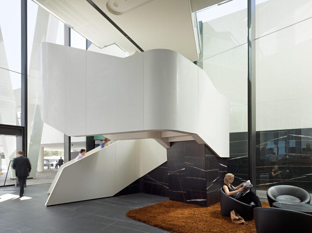 Corian Cameo White изготовлено в правила камня