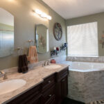 Hanex BL-256 Mountain Frost изготовлено в правила камня