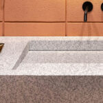 Staron QD212 Mosaic Dolmatian изготовлено в правила камня