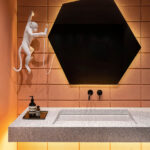 Staron QD212 Mosaic Dolmatian изготовлено в правила камня