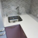 Столешницы из искусственного камня для кухни изготовлено в правила камня