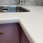 Столешницы из искусственного камня для кухни изготовлено в правила камня