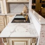 SmartQuartz Gold Arabescato изготовлено в правила камня