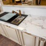 SmartQuartz Gold Arabescato изготовлено в правила камня