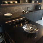 Technistone Starlight Black изготовлено в правила камня