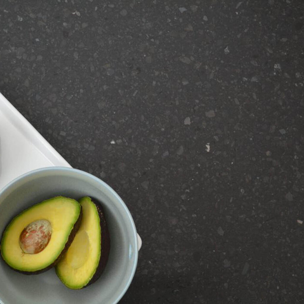 Technistone Taurus Terazzo Dark изготовлено в правила камня