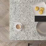 Technistone Taurus Terazzo White изготовлено в правила камня