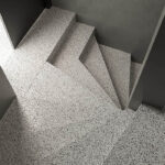 Technistone Taurus Terazzo White изготовлено в правила камня