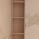 Ниша с полками из искусственного камня для душевой кабины изготовлено в правила камня