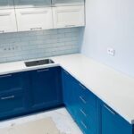 Столешница из кварцевого агломерата для кухни изготовлено в правила камня