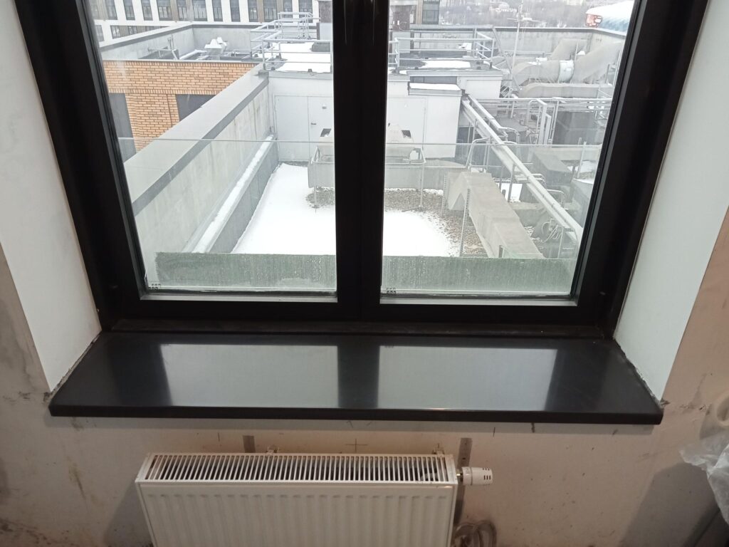 1 радиусный и 5 прямых подоконников из искусственного камня изготовлено в правила камня