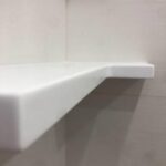 Полки скрытого монтажа из искусственного камня для ванной комнаты изготовлено в правила камня