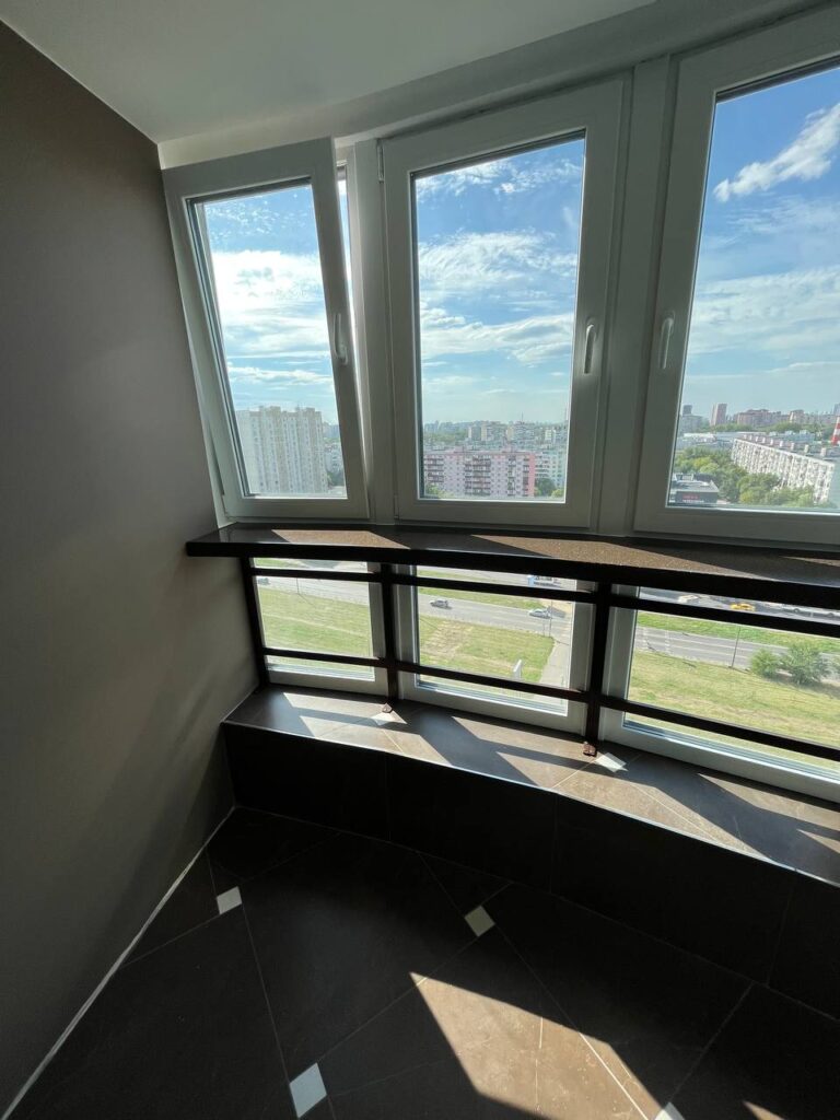 Радиусный подоконник из искусственного камня изготовлено в правила камня