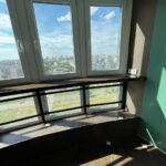 Радиусный подоконник из искусственного камня изготовлено в правила камня