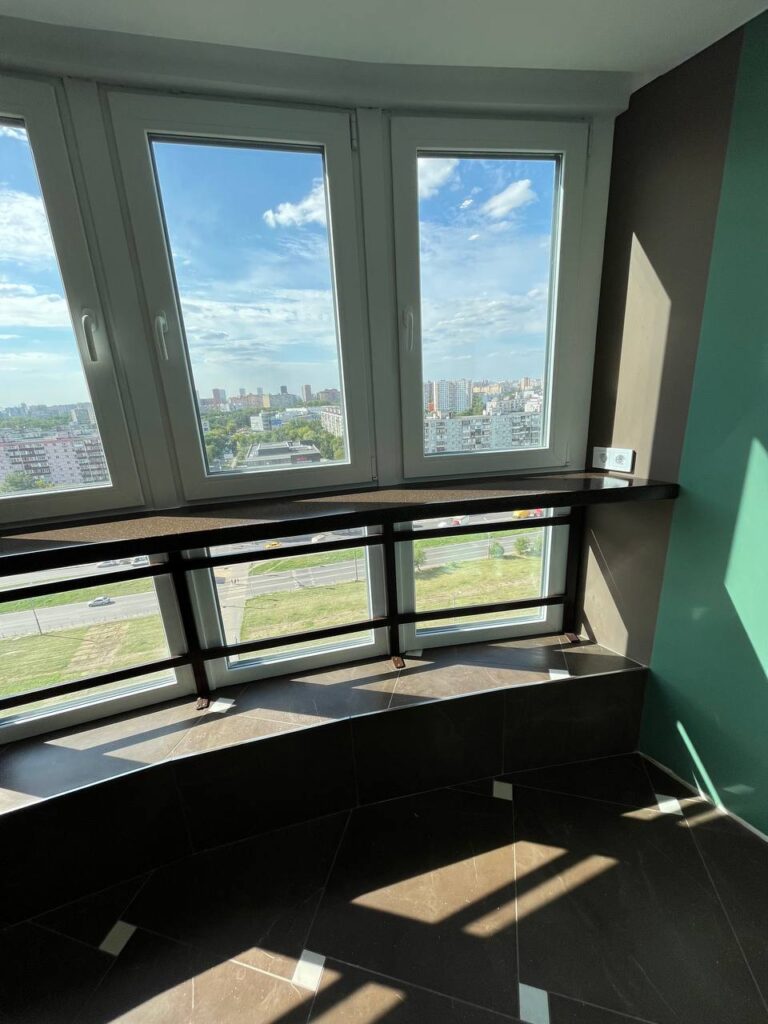 Радиусный подоконник из искусственного камня изготовлено в правила камня