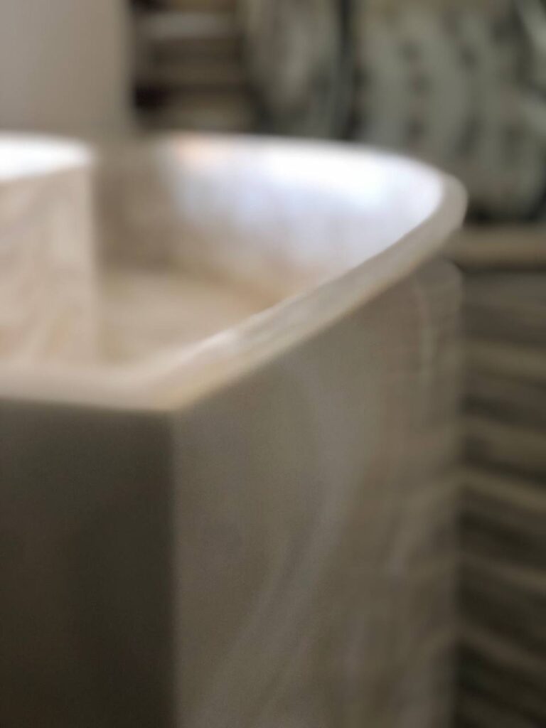 Каменное кашпо по индивидуальному заказу изготовлено в правила камня