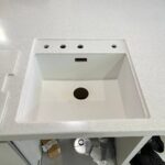 Столешница на остров из искусственного камня для кухни изготовлено в правила камня