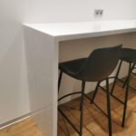 Барная стойка из искусственного камня изготовлено в правила камня