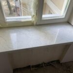 Подоконники под мрамор (цена за 3 штуки) из кварцевого агломерата изготовлено в правила камня