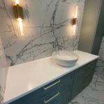 Столешницы из искусственного камня в ванную и прачечную комнату изготовлено в правила камня