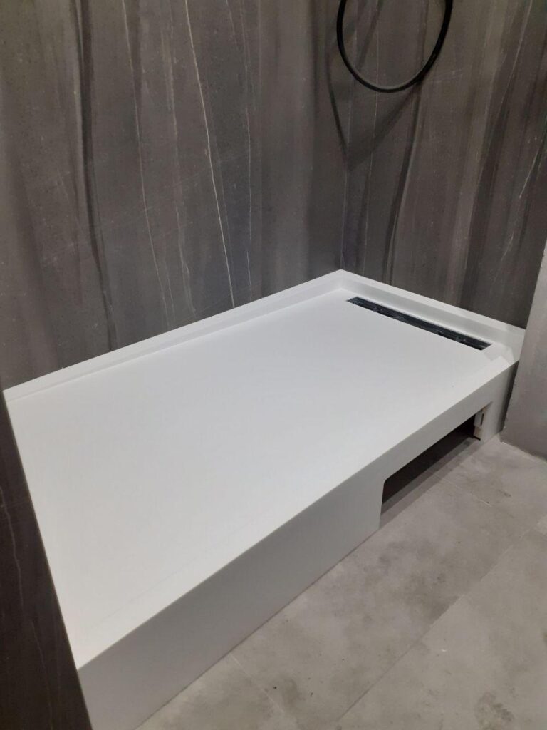 Поддон для душа из искусственного камня изготовлено в правила камня