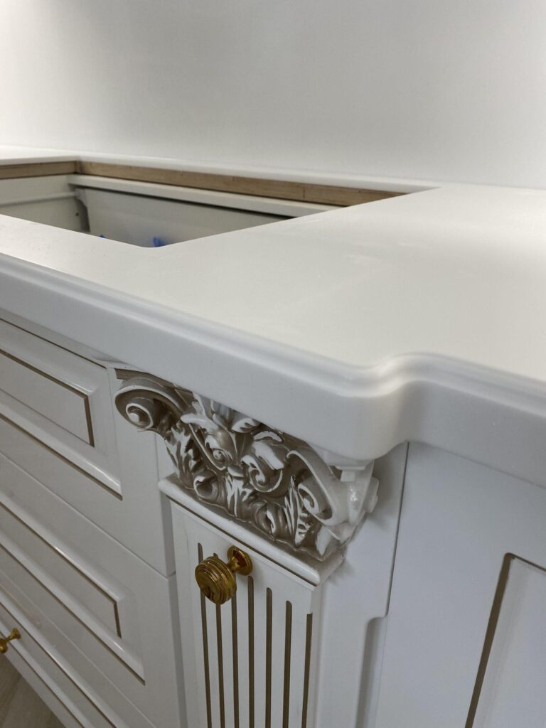 Столешница и фартук на кухню из искусственного камня изготовлено в правила камня