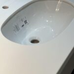 Столешница в ванную комнату изготовлено в правила камня