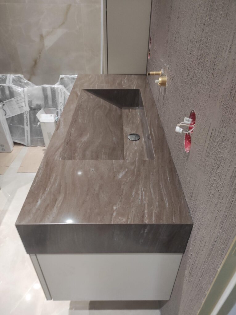 Столешница с интегрированной раковиной из искусственного камня изготовлено в правила камня