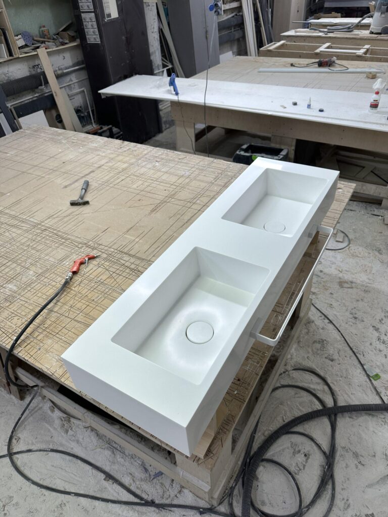 Раковины с клапаном клик-клак из искусственного камня изготовлено в правила камня