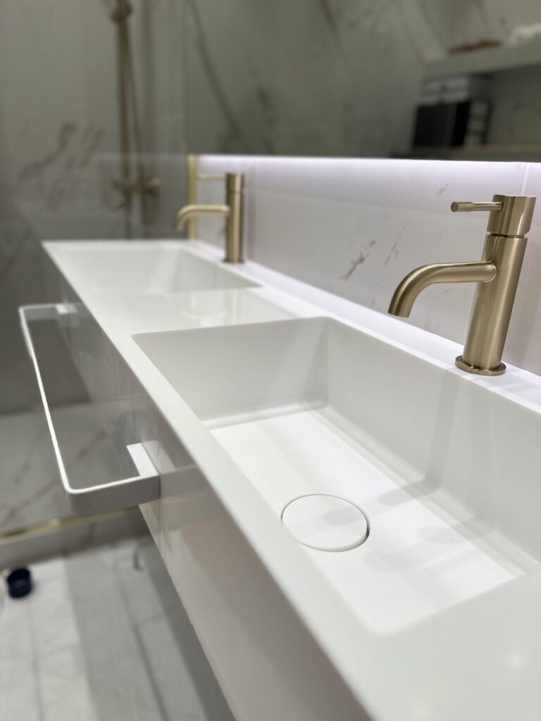 Раковины с клапаном клик-клак из искусственного камня изготовлено в правила камня