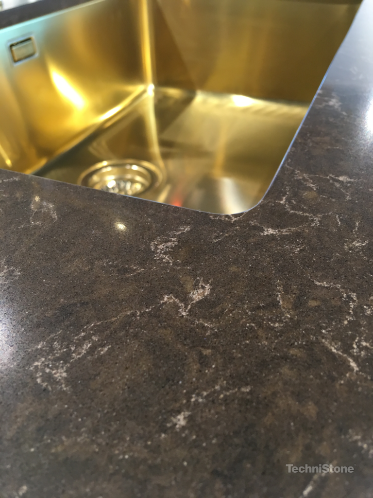 Technistone Noble Athos Brown изготовлено в правила камня