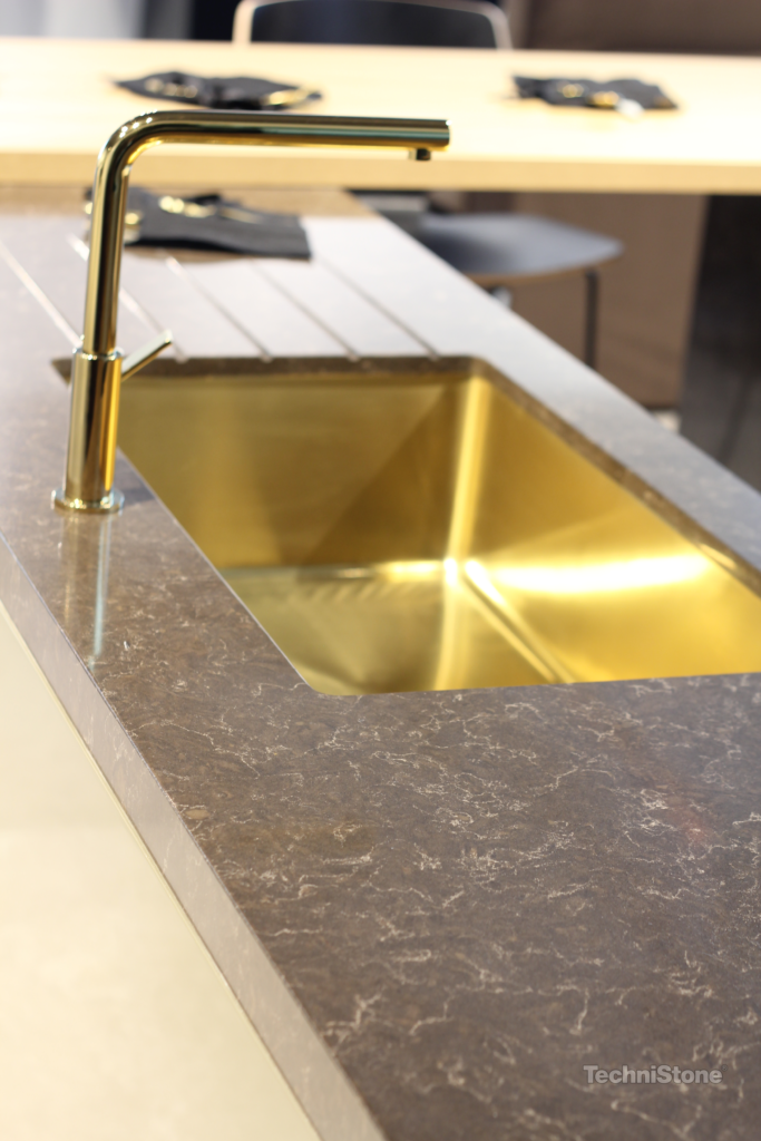 Technistone Noble Athos Brown изготовлено в правила камня