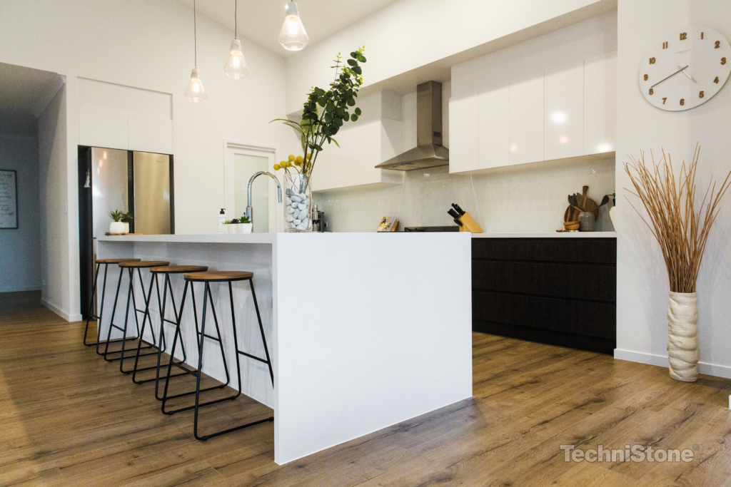 Technistone Noble Supreme White изготовлено в правила камня