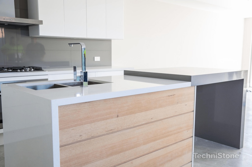 Technistone Noble Supreme White изготовлено в правила камня