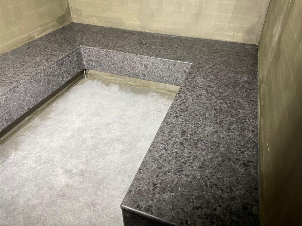 Сидение в хамам в бойцовский клуб из кварцевого агломерата изготовлено в правила камня