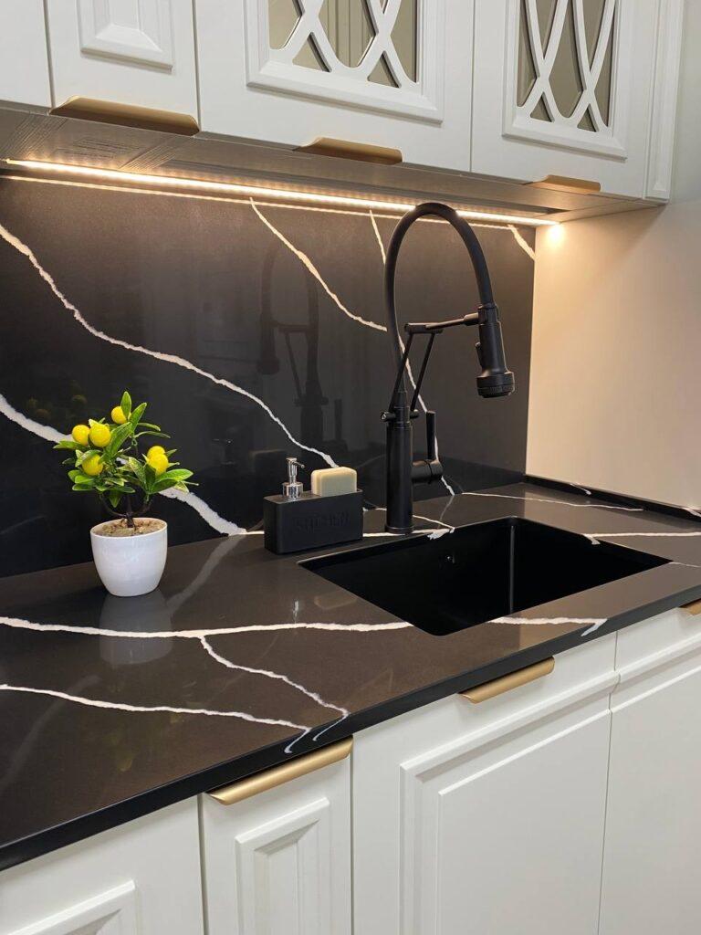 Noblle Quartz Q765 Nero Marquina изготовлено в правила камня