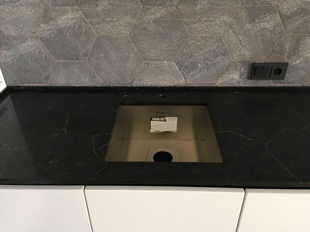 Still Stone GT8627 Rhodesia Black изготовлено в правила камня