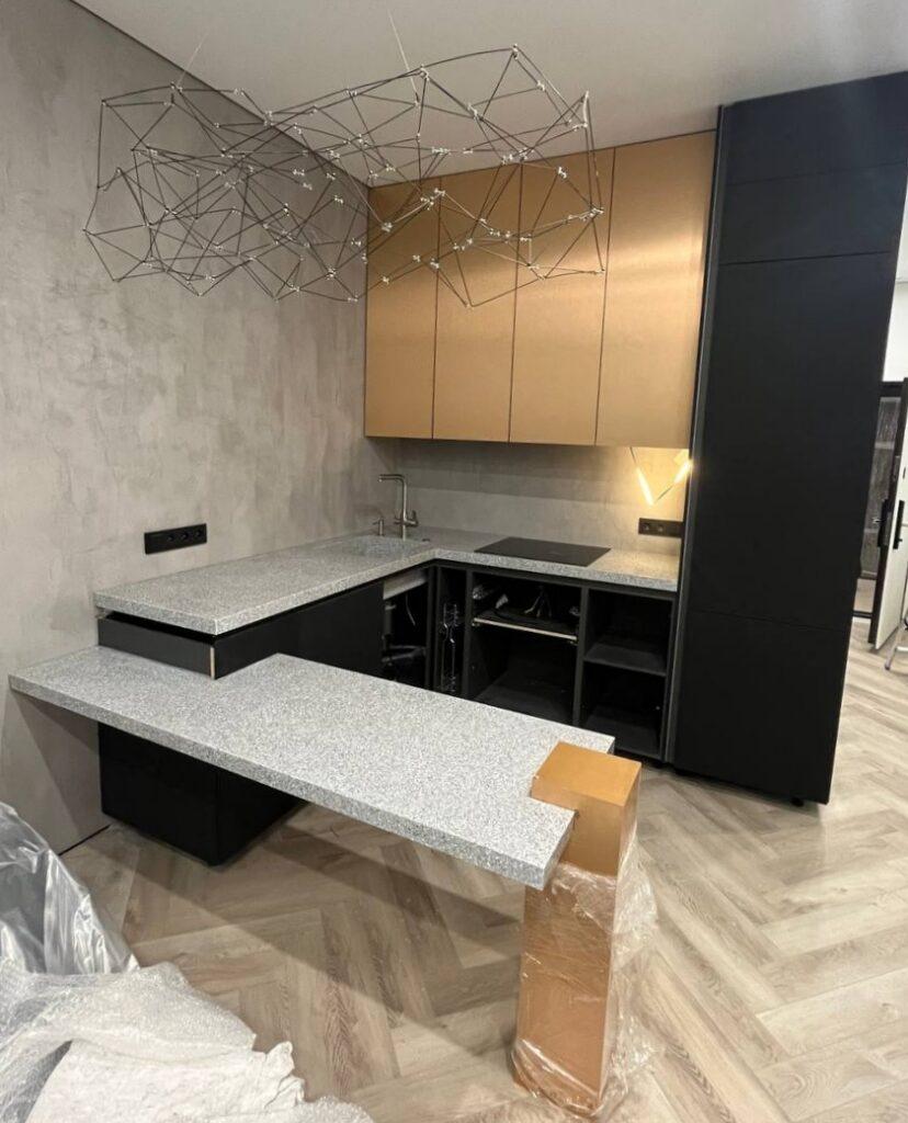 Угловая бесшовная столешница с мойкой и обеденный стол на кухню из акрилового камня изготовлено в правила камня