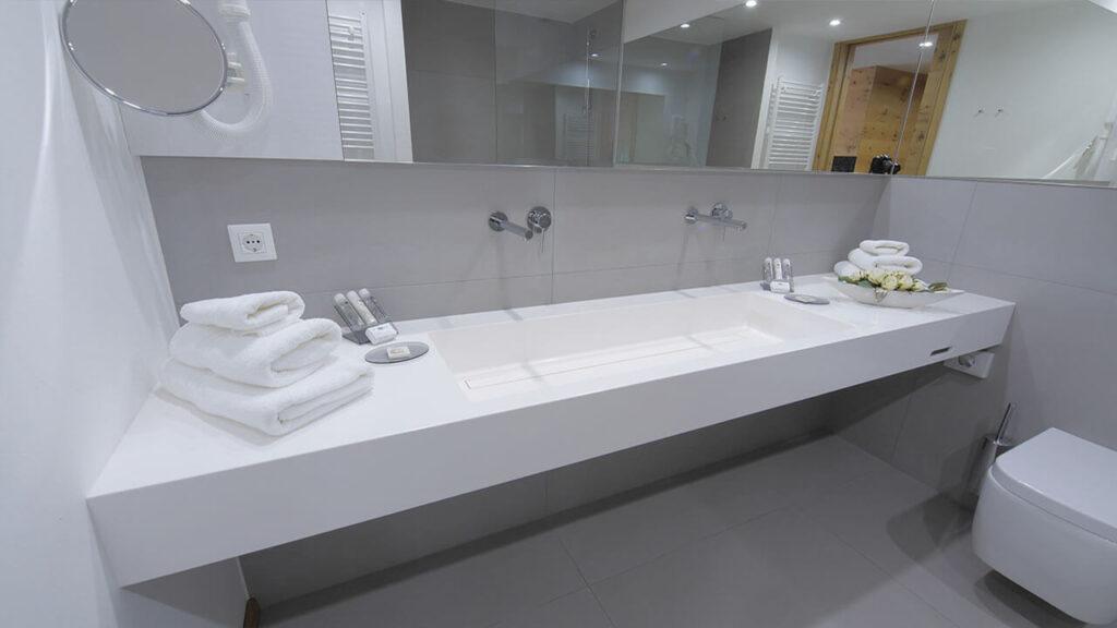 Kerrock 011 White изготовлено в правила камня