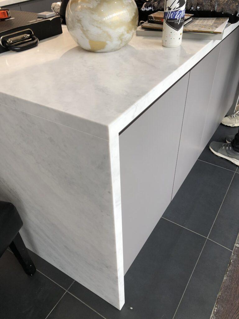 Stonecs MC 502 Carrara изготовлено в правила камня