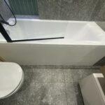 Экран для ванны изготовлено в правила камня