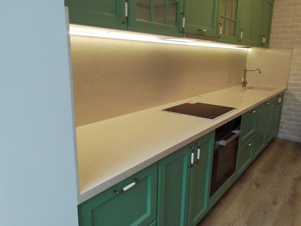 Мойка, столешница и фартук для кухни из искусственного камня изготовлено в правила камня