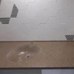 Столешница и раковина в ванную комнату из искусственного камня изготовлено в правила камня