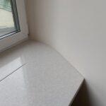 Акриловый подоконник сложной формы изготовлено в правила камня