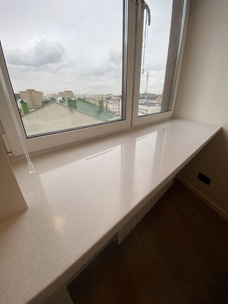 Акриловый подоконник сложной формы изготовлено в правила камня