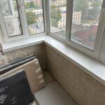 П-образный подоконник из акрилового камня изготовлено в правила камня